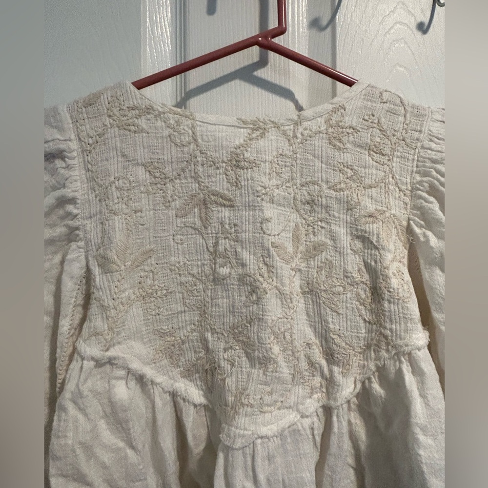 House of Harlow White lightweight 3/4 length sleeve cream accent Like New Small - Picture 3 of 6